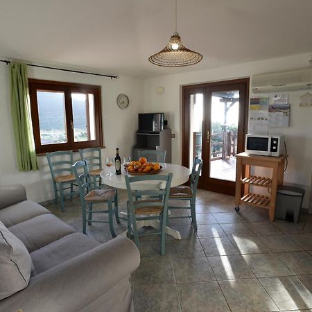 Casa Nel Vigneto Con Vista Mare Leilighet Magomadas Eksteriør bilde
